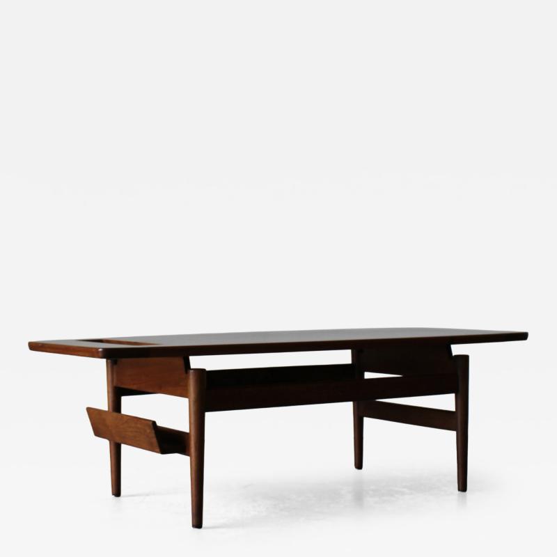 Jens Risom Model T 390 Coffee table with magazine rack by Jens Risom