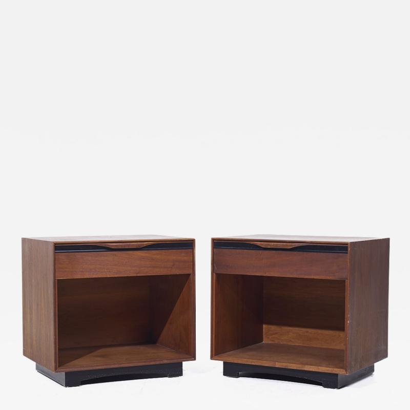 John Kapel John Kapel for Glenn of California Mid Century Walnut Nightstands Pair