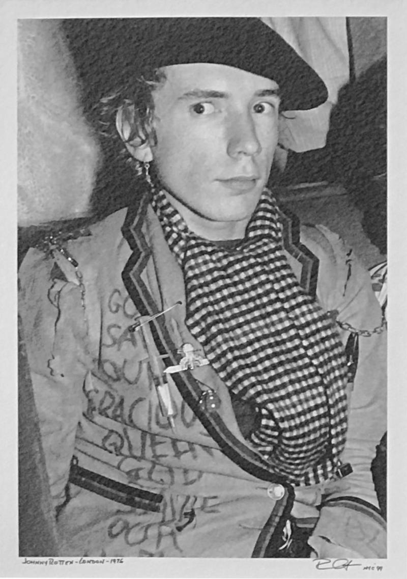 Johnny Rotten 1976 London by Bob Greun