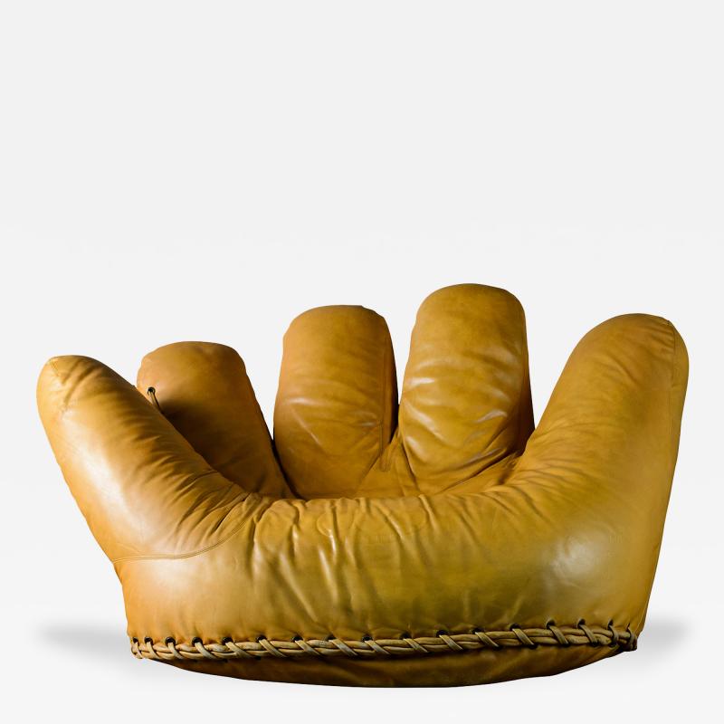 Jonathan de Pas De Pas DUrbino and Lomazzi Joe Baseball Glove Chair