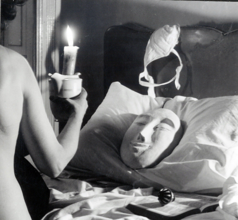Kati Horna Sin t tulo serie Oda a la necrofilia Cuidad de M xico 1962