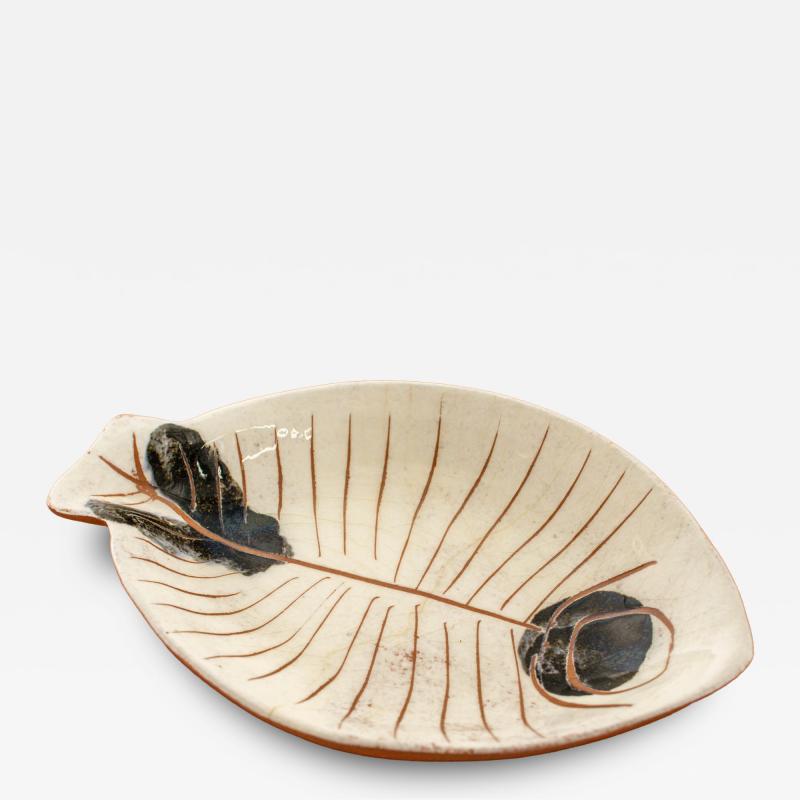 Kenji Fujita Lagardo Tackett Kenji FujIta Ceramic Fish Dishes or Spoon Rest Circa 1950s