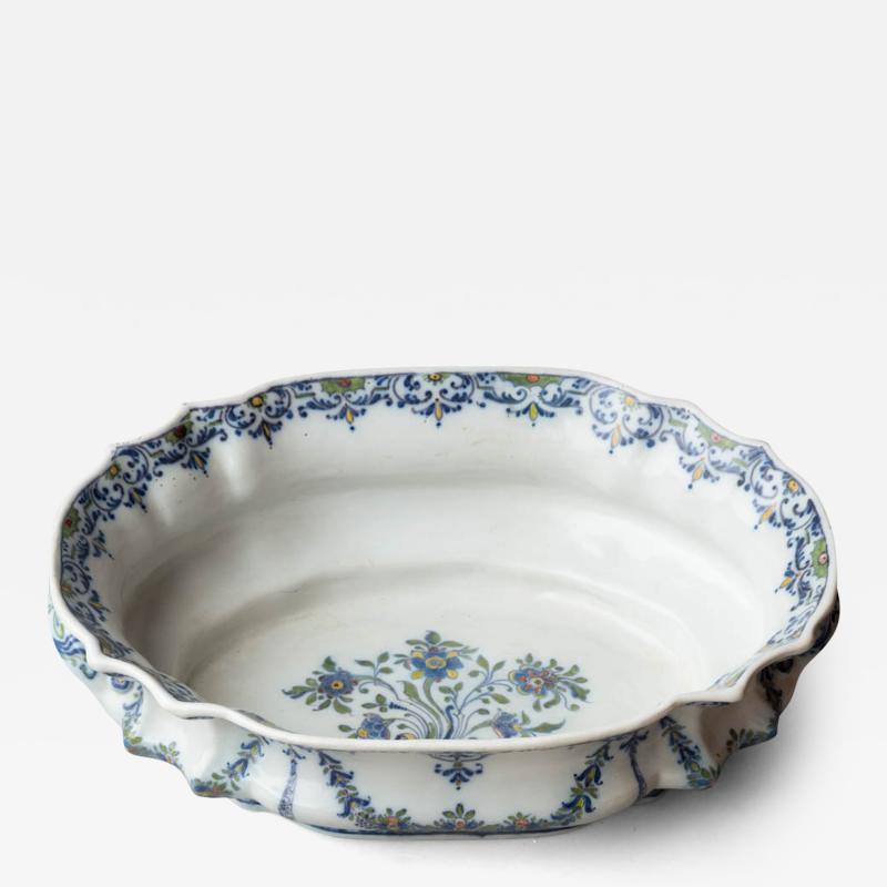 LARGE 18TH CENTURY FRENCH FAIENCE TWO HANDLED BASIN IN BALUSTER FORM