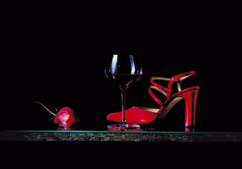 La Scarpa Rosa Giclee by Dario Campanile