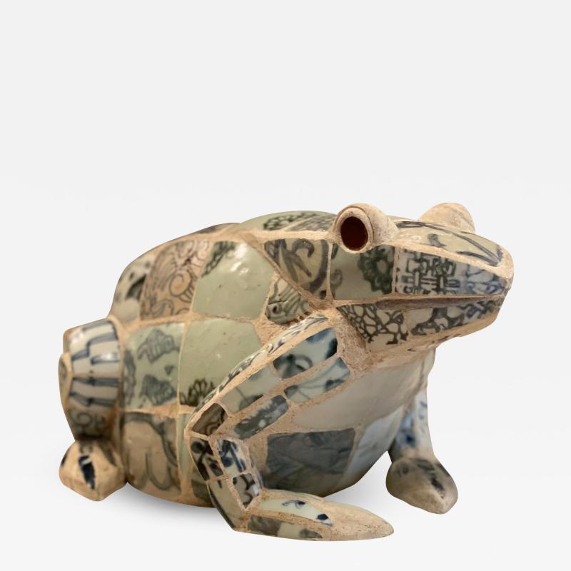 Large Blue and white Chinese porcelain Frog