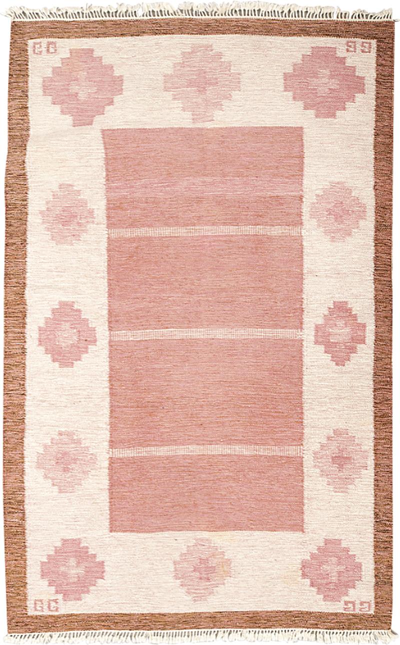Large flat weave rug by Gitte Grensj Carlsson 