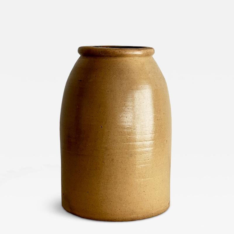 Large jar United States 19th century