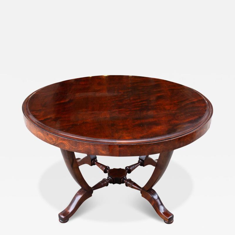 Large round cocktail table
