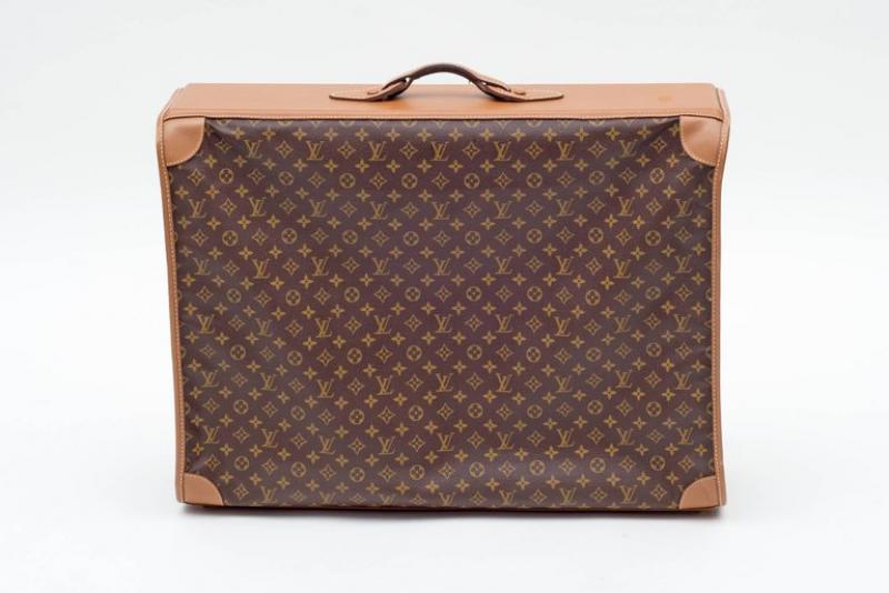 Louis Vuitton Small Boxes - 241 For Sale on 1stDibs
