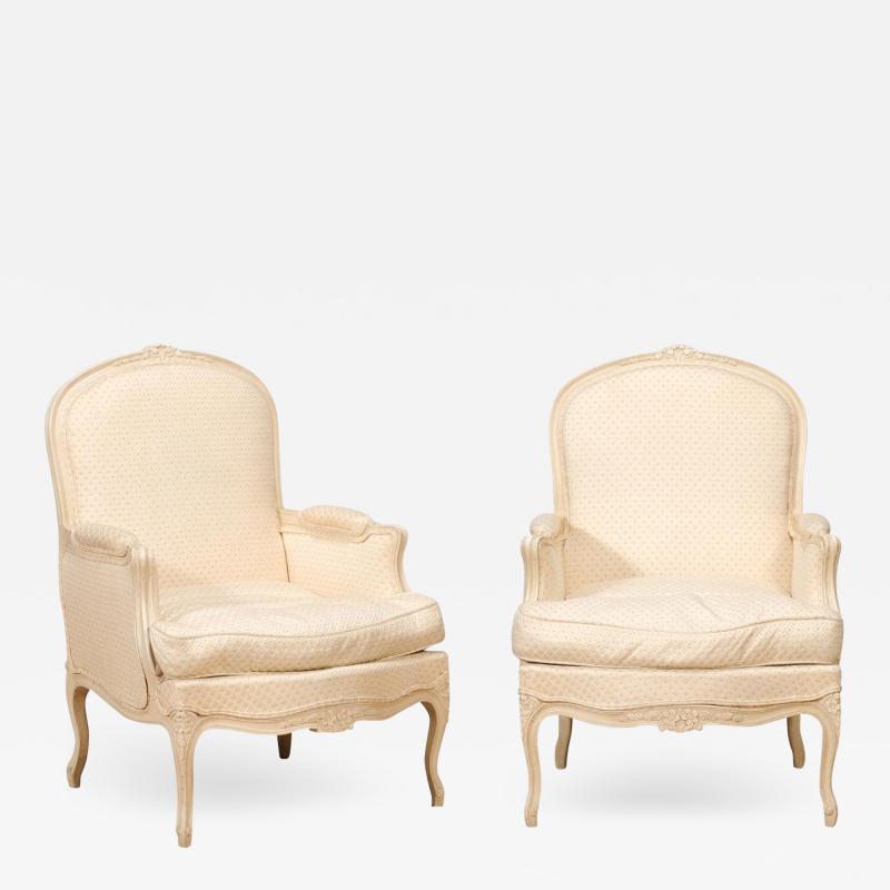 Louis XV Style French Cream Painted Wood Carved Berg res Chairs a Pair