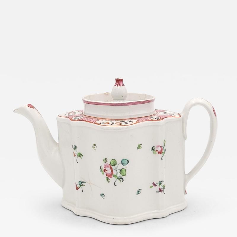 Lowestoft Chinese Export Style Tea Pot England circa 1790
