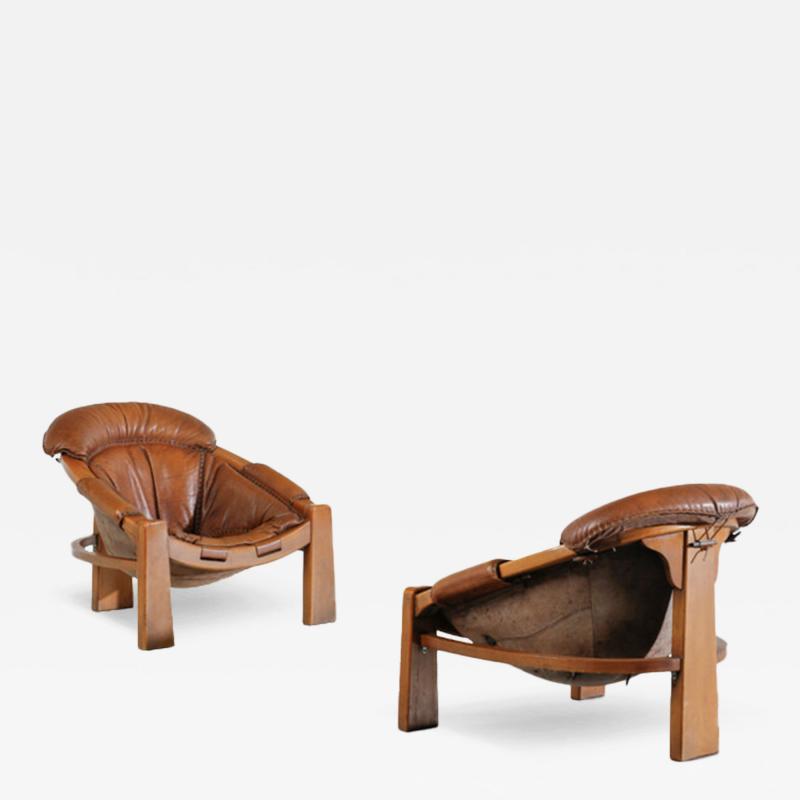 Luciano Frigerio 1970s Luciano Frigerio pair of leather scoop lounge chairs