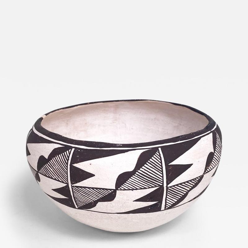 Lucy Lewis Acoma bowl by Lucy Lewis