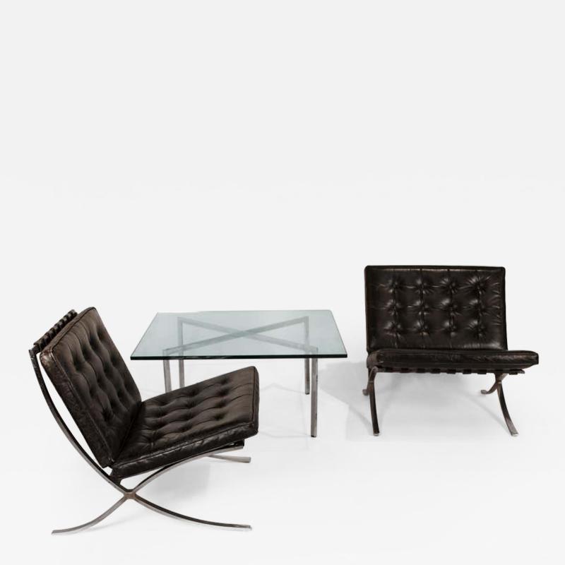 Ludwig Mies Van Der Rohe Museum Quality Ludwig Mies van der Rohe Barcelona Chairs with Table