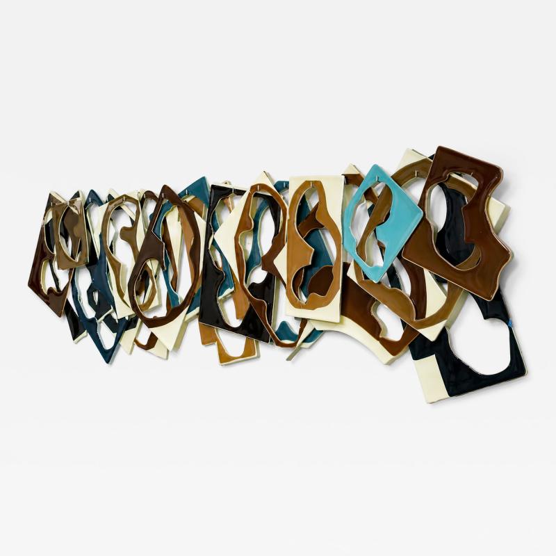 Luisa Restrepo SERIADA glass wall installation glass art piece