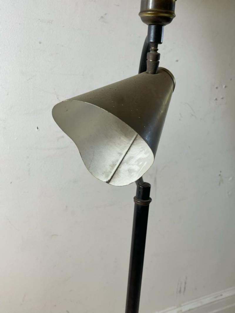 Majestic Lamp company UNUSUAL MID CENTURY FLOOR LAMP WITH ORIGINAL