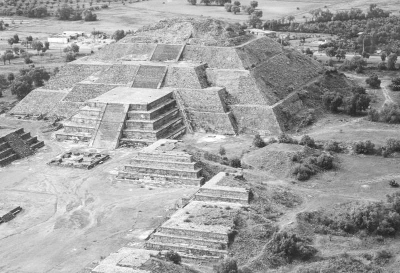 Marilyn Bridges Pyramid of the Moon Teotihuac n Mexico