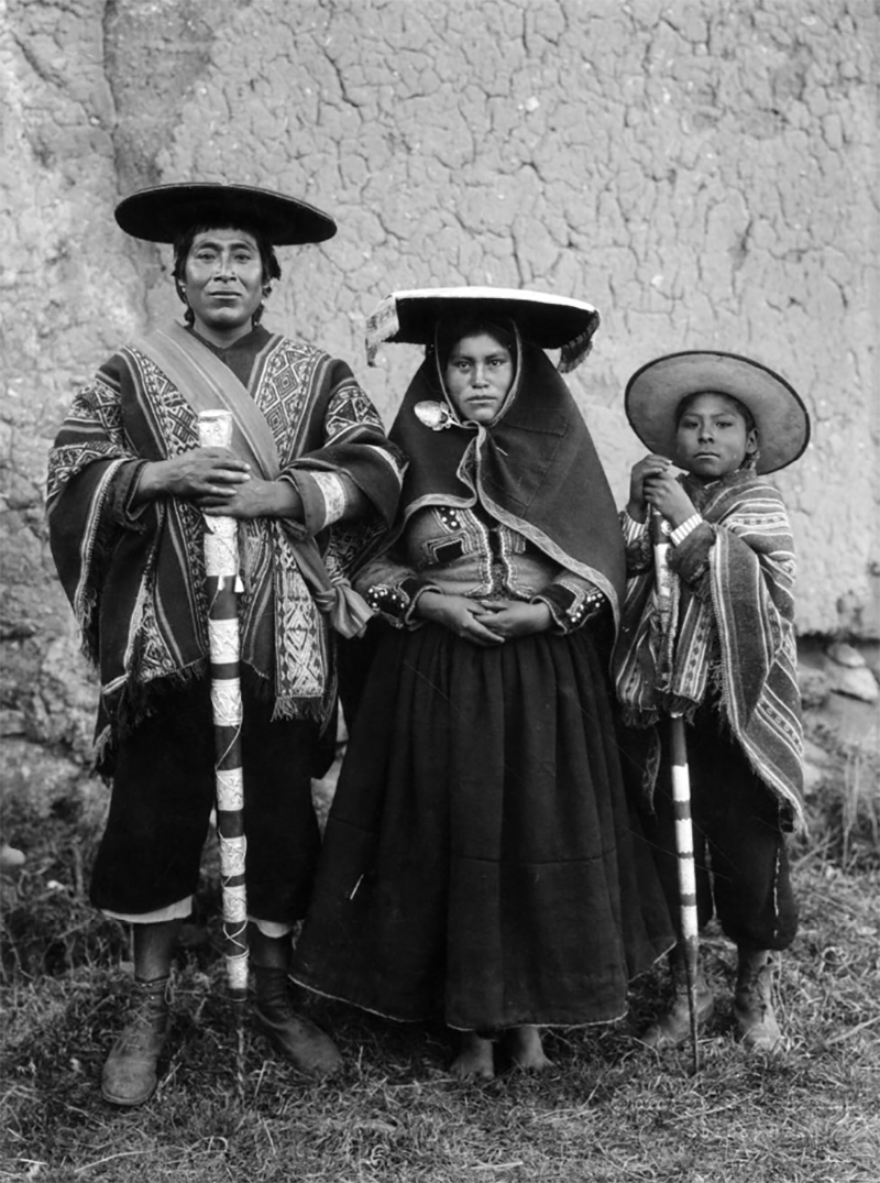 Martin Chambi Indio varayoc y familia Indian Varayoc and family 1934