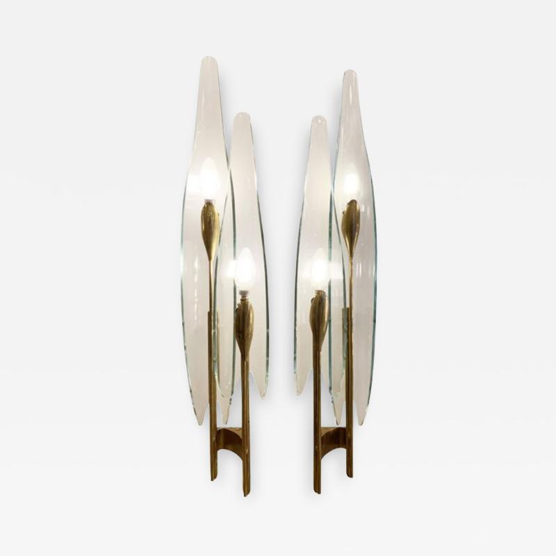 Max Ingrand Pair of Clear Dalia Sconces by Max Ingrand for Fontana Arte
