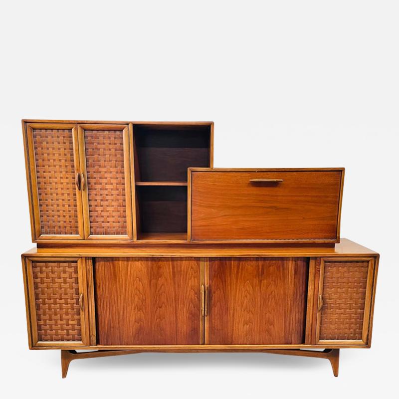 Mid Century Modern Danish Teak Credenza Sideboard Bar or Cocktail Cabinet
