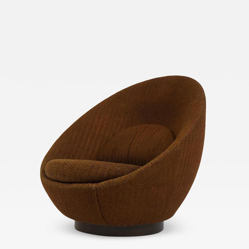 Milo Baughman Milo Baughman Swivel Lounge Chair