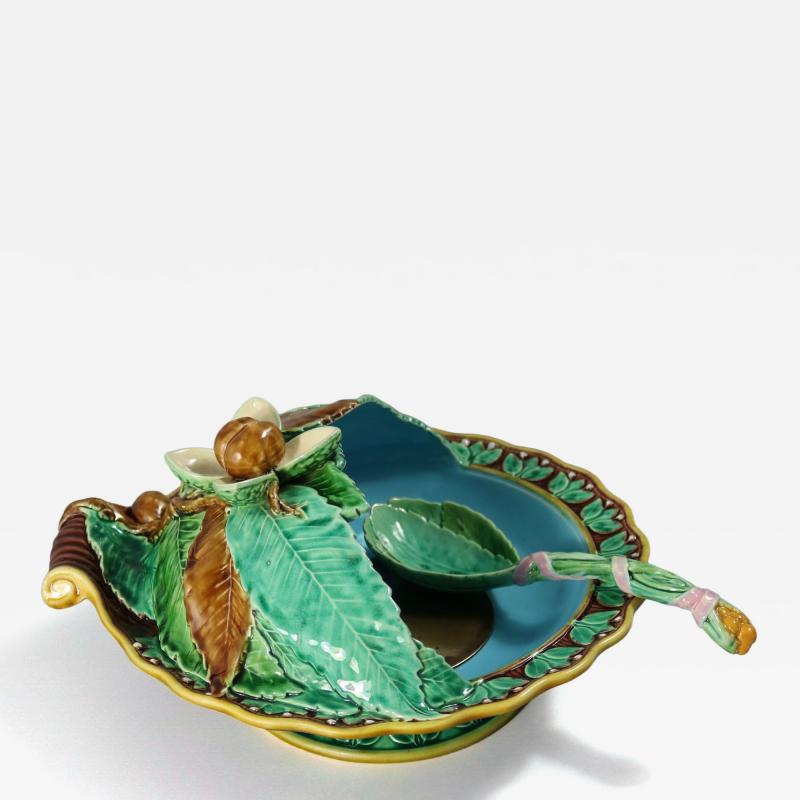 Minton Majolica Chestnut Server with Spoon