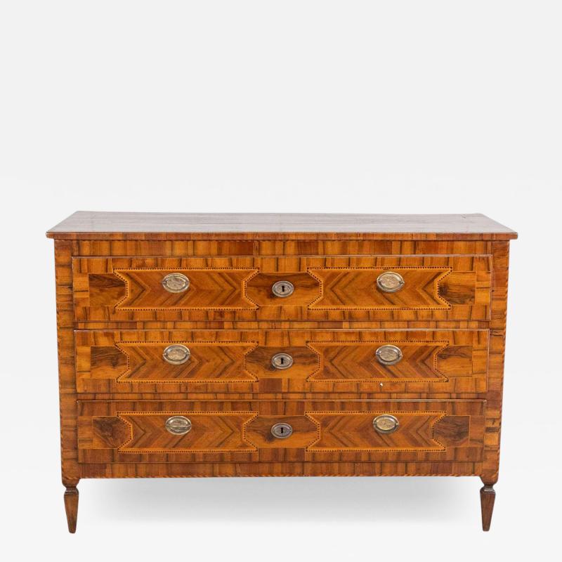 Modenese 18th century Louis XVI walnut chest of drawers with various woods and i