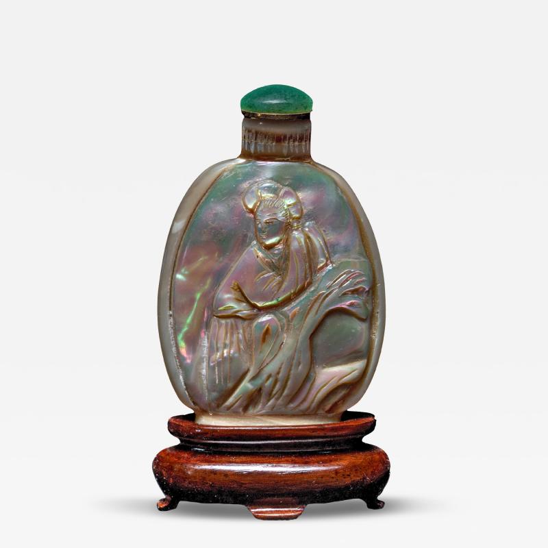 Mother of Pearl Snuff Bottle