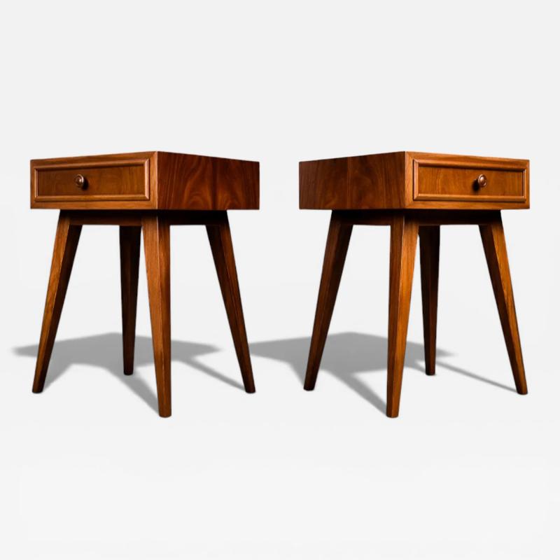 Moveis Teperman Brazilian Modern Pair of Imbuia wood Nightstands by Teperman Brazil