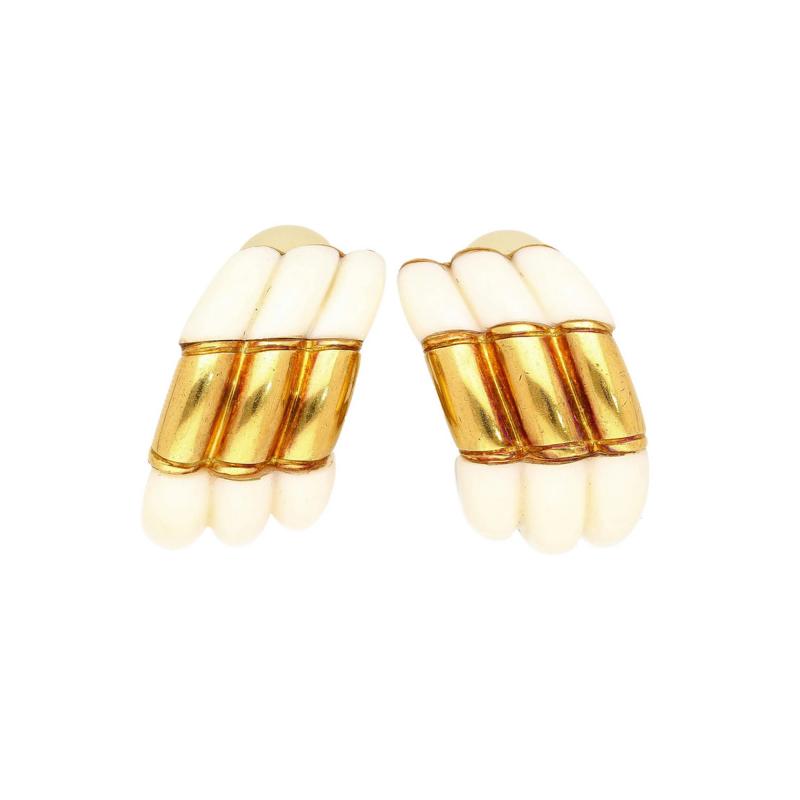 Natural White Agate Clip On Retro Earrings in 18K Yellow Gold