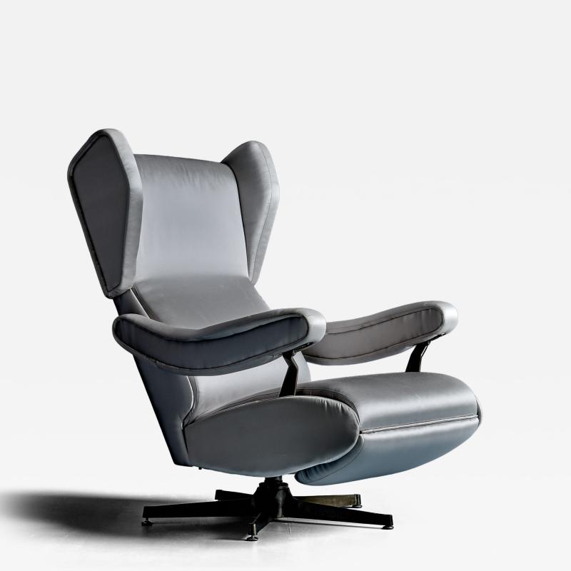 Nello Pini Newly Upholstered Oscar Reclining chair by Nello Pini for Novarredo
