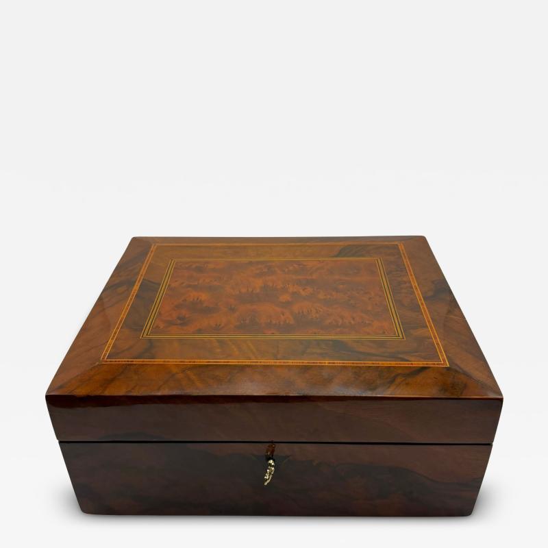 Neoclassical Vanity Box Walnut with Inlays Velvet South Germany circa 1900