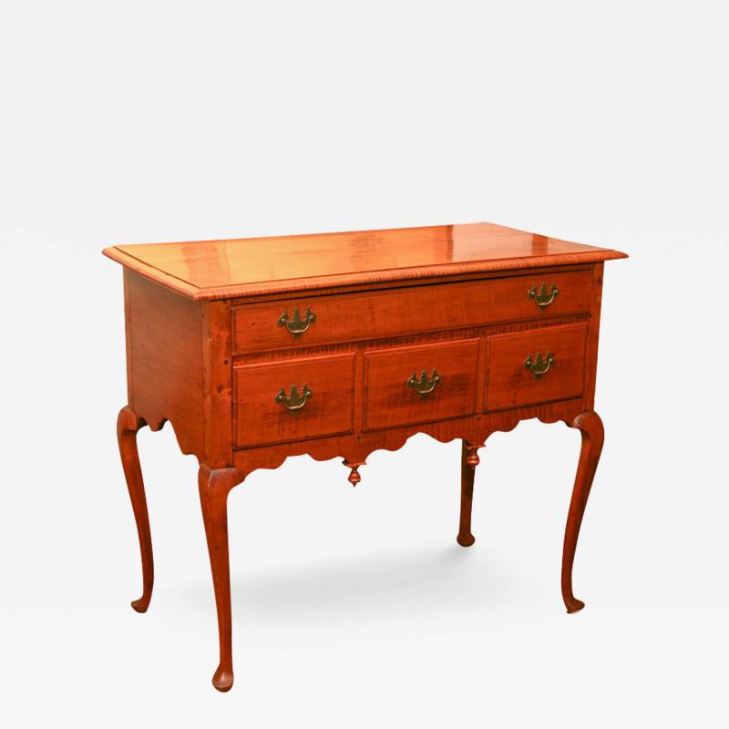 New England Dressing Table