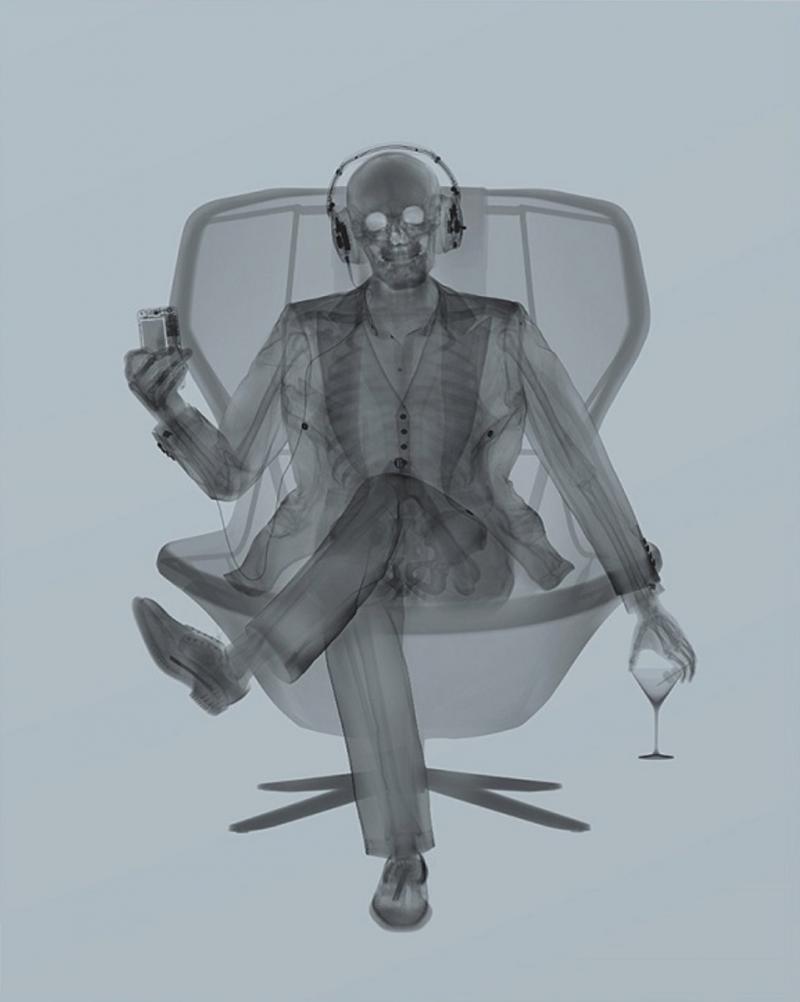 Nick Veasey Easy Listener Grey