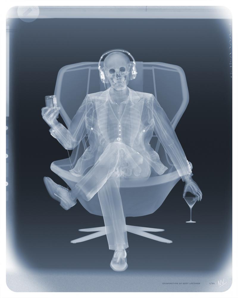 Nick Veasey Examination of Easy listener