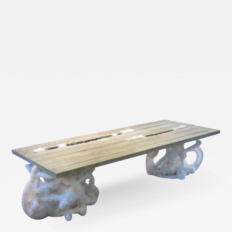 No mi Kiss CONCRETE CRACK PLUSH table