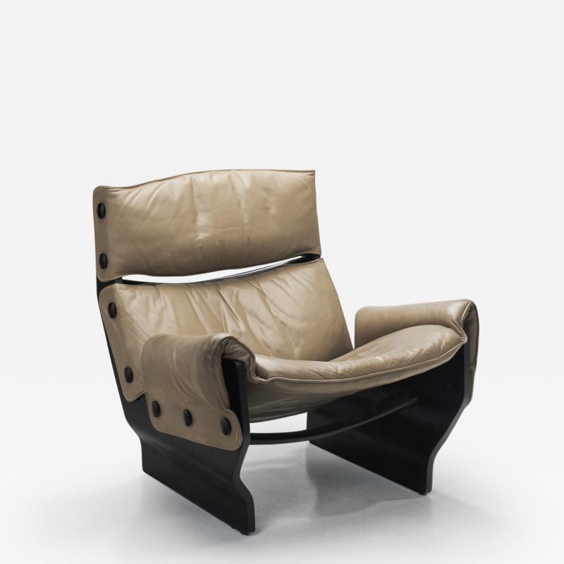 Osvaldo Borsani Canada Lounge Chair with Leather Seat by Osvaldo Borsani Italy 1960s