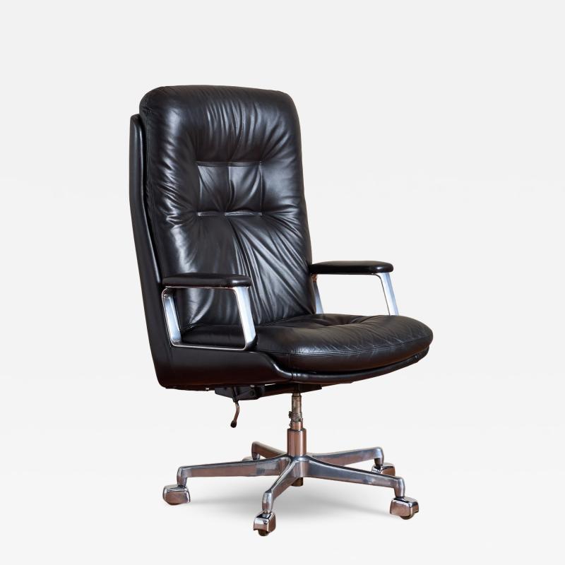 Osvaldo Borsani Osvaldo Borsani Desk Chair