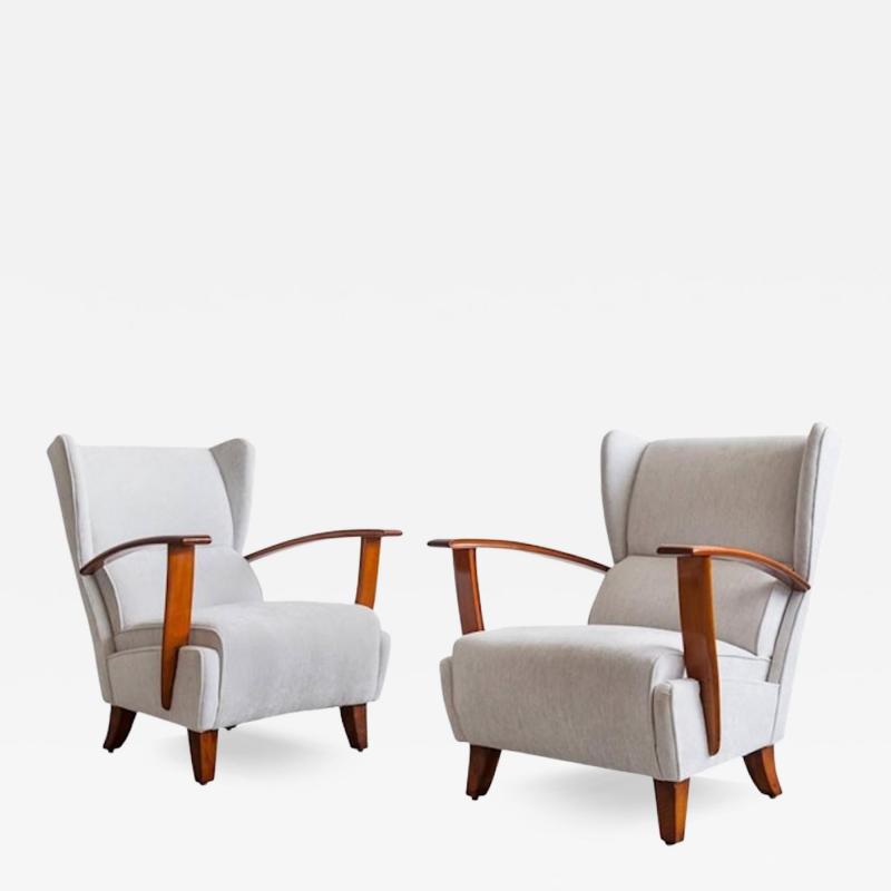 Osvaldo Borsani Pair of Lounge Chairs by Osvaldo Borsani