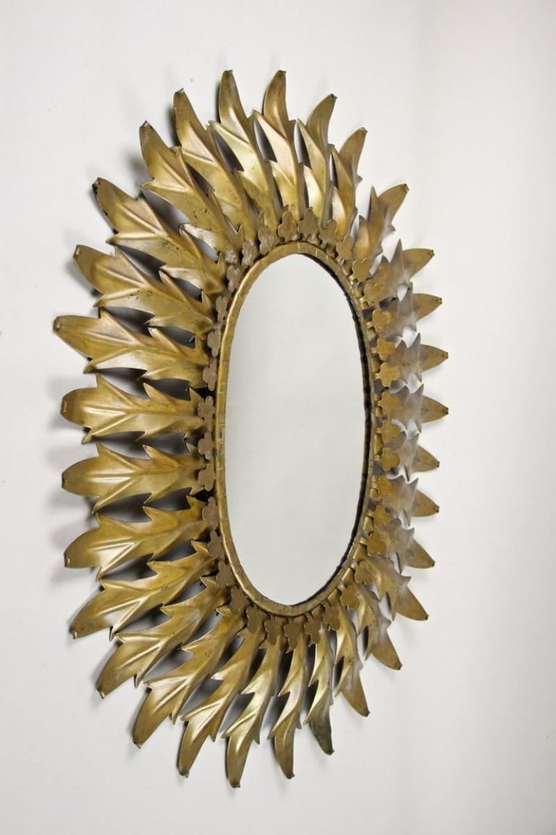 Oval Art Deco Sunburst Wall Mirror Early 20th Century, France circa 1920