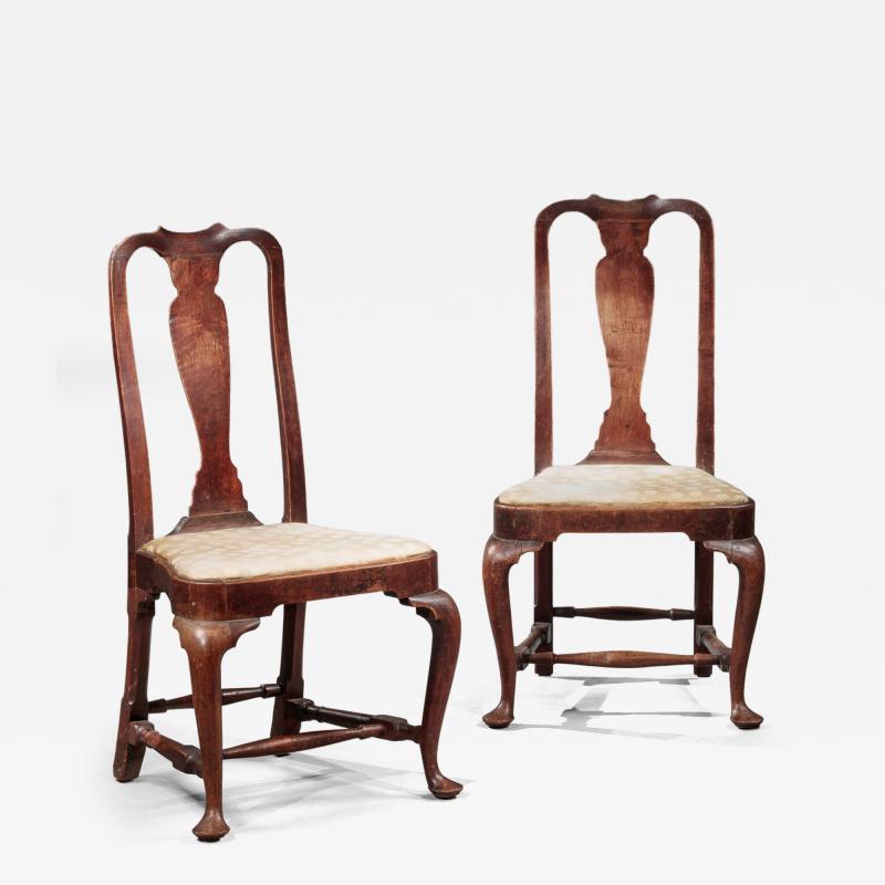 PAIR OF QUEEN ANNE COMPASS SEAT SIDE CHAIRS