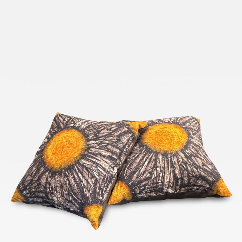 PAIR OF VINTAGE FABRIC PILLOWS