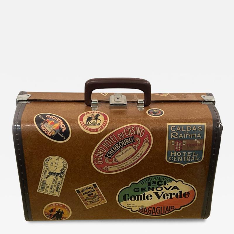 PRISTINE 1930S LUGGAGE WITH PERIOD TRAVEL STICKERS