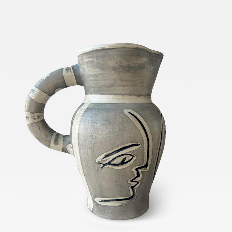 Pablo Picasso Pablo Picasso Pichet grav gris Picasso Pitcher Owl Portrait Design 1954