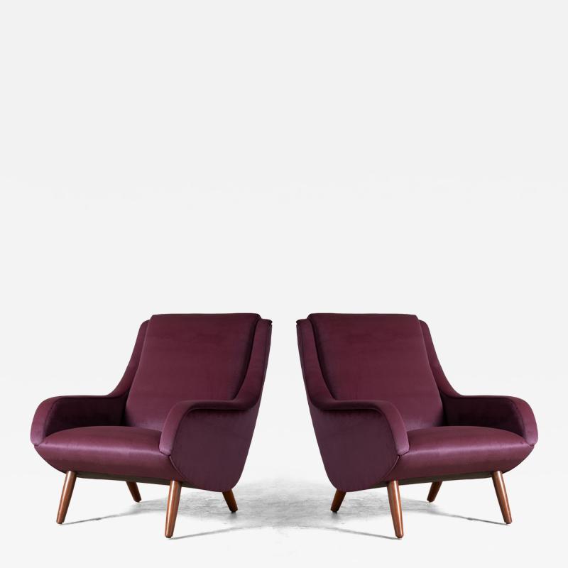Pair of Bengt Ruda Model 90 Scandinavian Modern Lounge Chairs in Wine Velvet