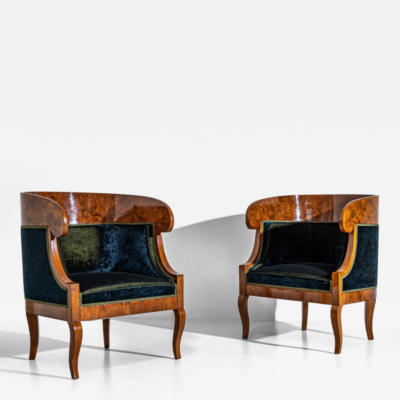 Pair of Biedermeier style Walnut Berg res Italy 2nd Half 19th Century
