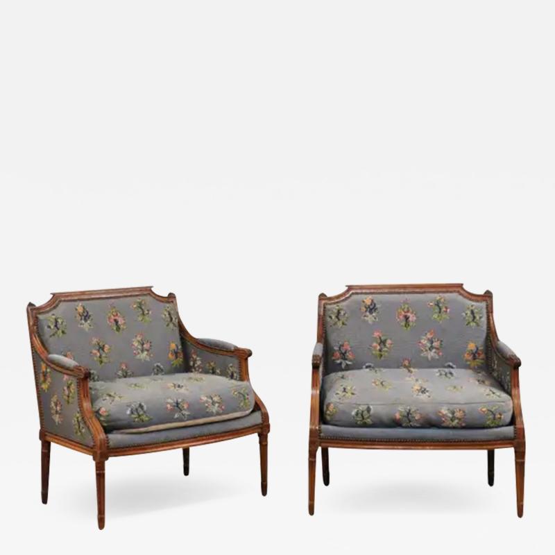 Pair of French Louis XVI Period 1790s Berg re Marquise Chairs with Upholstery