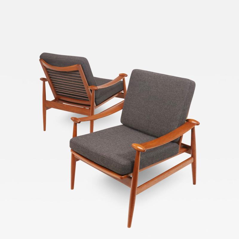 Pair of Scandinavian Modern Spade Lounge Chairs Designed by Finn Juhl