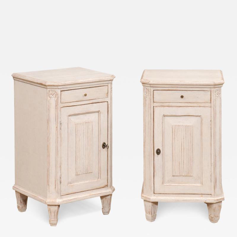 Pair of Swedish Gustavian Style 19th Century Painted Wood Nightstands Tables
