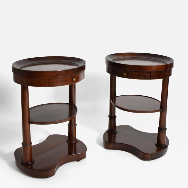 Pair of mahogany kidney ovale flying tables XIXth c 